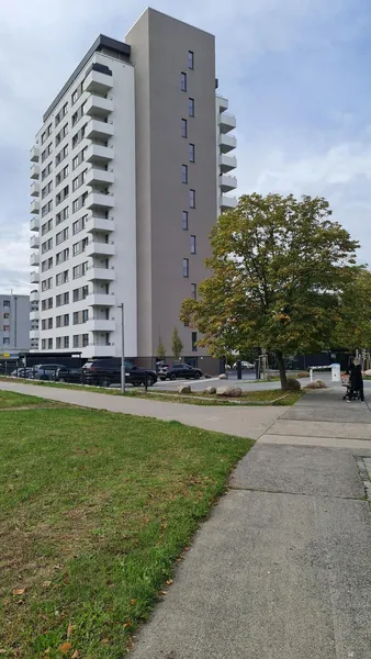 2-Raumwohnung mit Balkon und Fußbodenheizung — photo 1